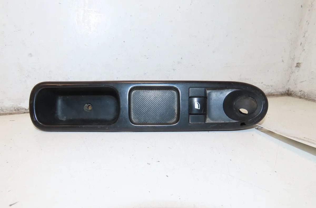 Commande lève-glace porte avant droite Peugeot 207-207 (WA_, WC_) 1.4 hdi (2006-2015) 5 portes occasion