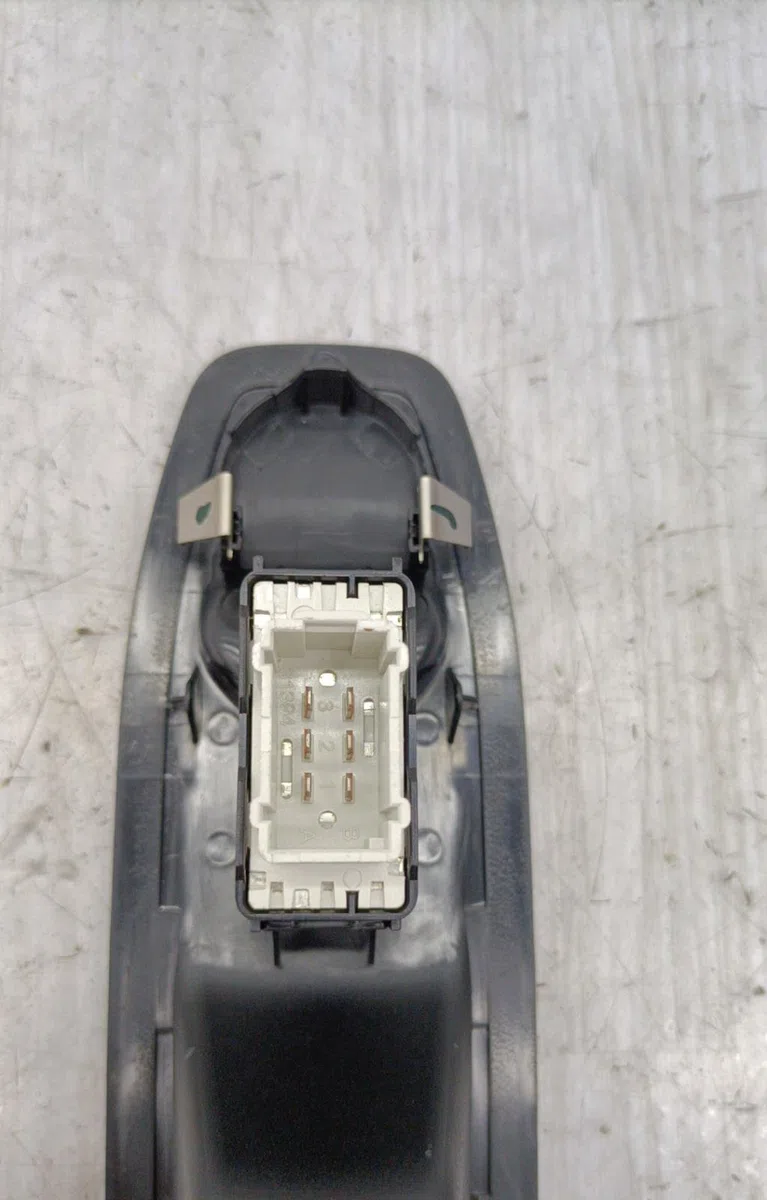 Commande lève-glace porte avant droite PEUGEOT 208 1 PHASE 1 occasion
