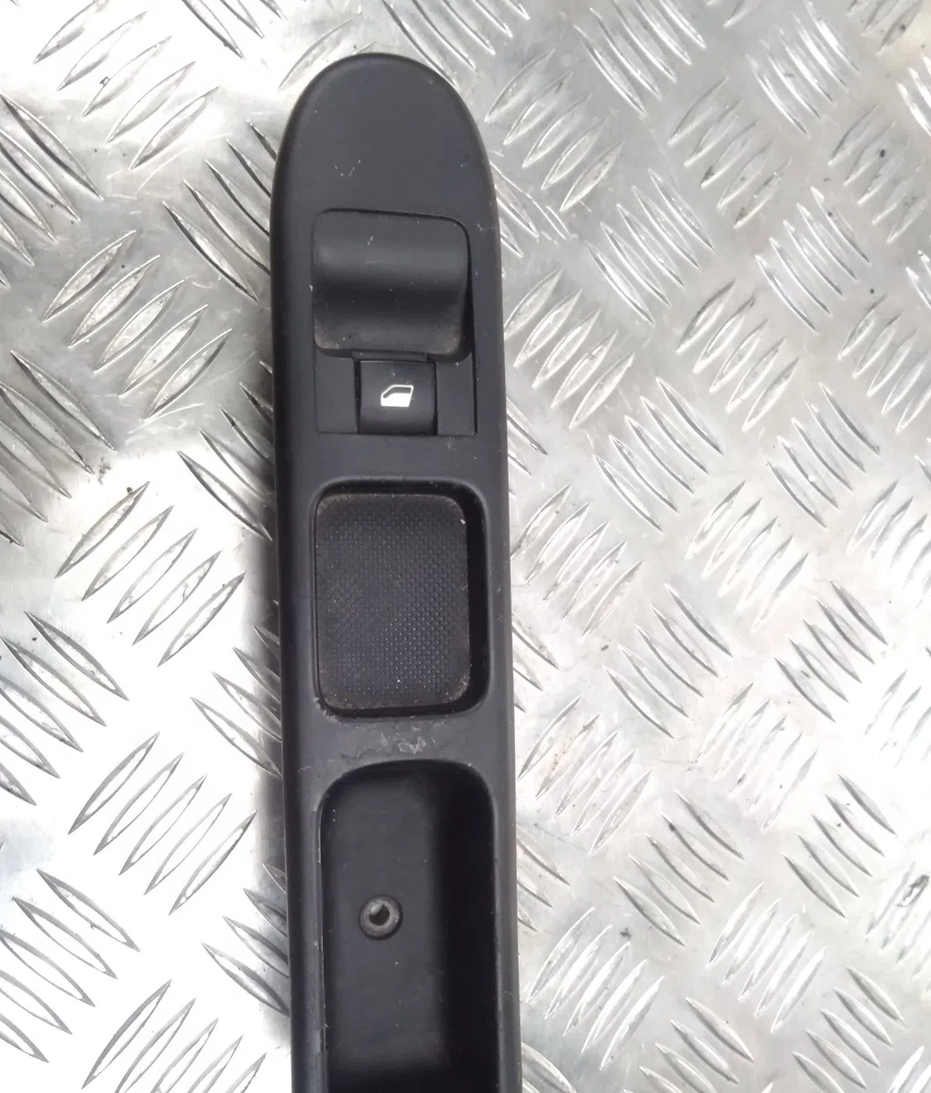 Commande lève-glace porte avant droite PEUGEOT 307 2007 occasion