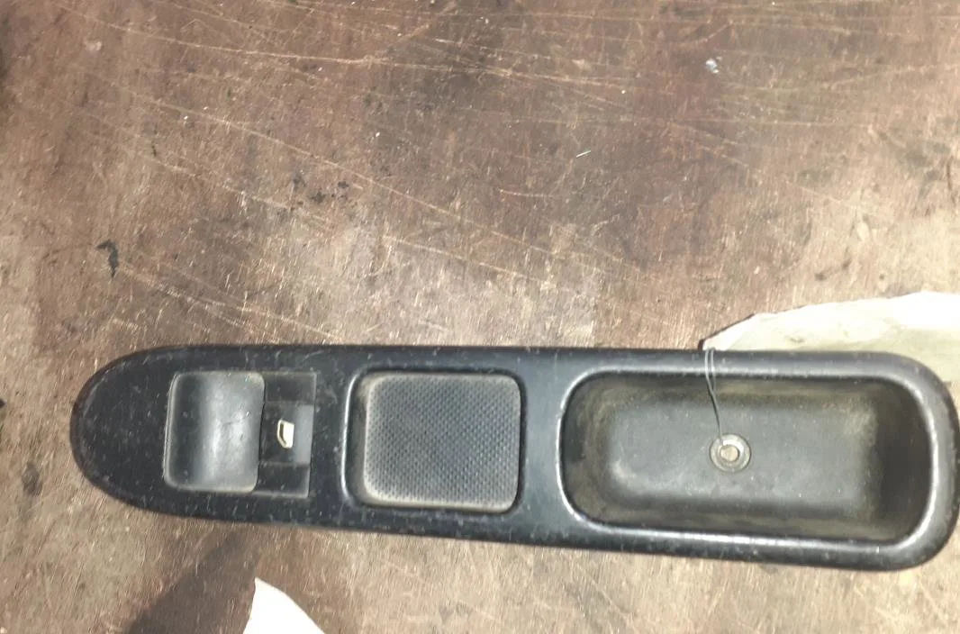 Commande lève-glace porte avant droite Peugeot 307 (3A-C) 1.6 hdi (2005-2009) 5 portes occasion