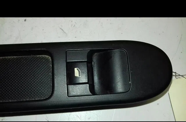 Commande lève-glace porte avant droite Peugeot 307 (3A-C) 2.0 16v (2000-2005) occasion