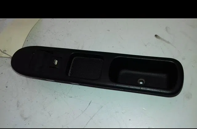Commande lève-glace porte avant droite Peugeot 307 (3A-C) 2.0 16v (2000-2005) occasion