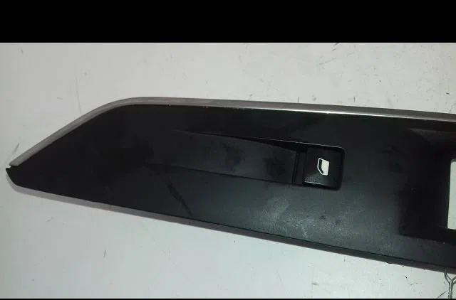 Commande lève-glace porte avant droite Peugeot 5008 II (MC_, MJ_, MR_, M4_) 1.5 bluehdi 130 (mcyhzj, mcyhzr, mcyhzx) (20