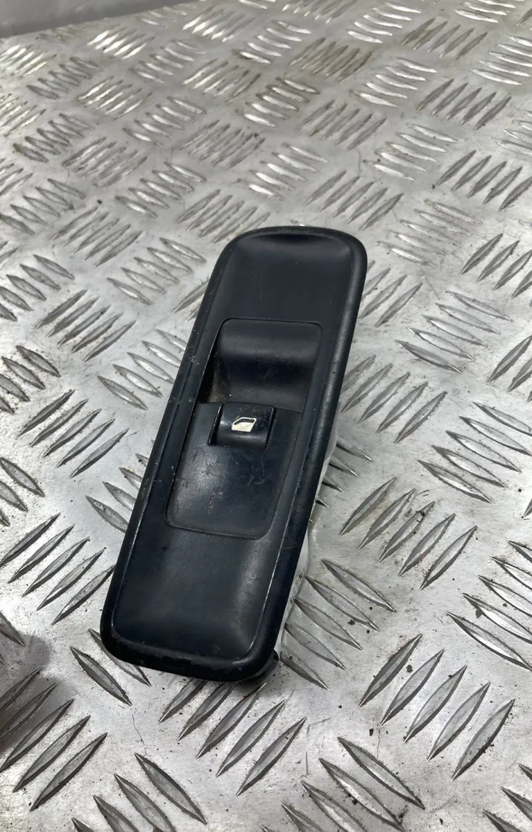 Commande lève-glace porte avant droite PEUGEOT 807 occasion