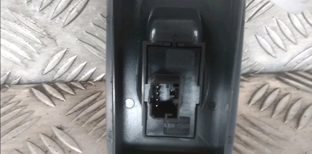 Commande lève-glace porte avant droite Peugeot BOXER Camionnette 2.2 hdi 120 (2006) occasion