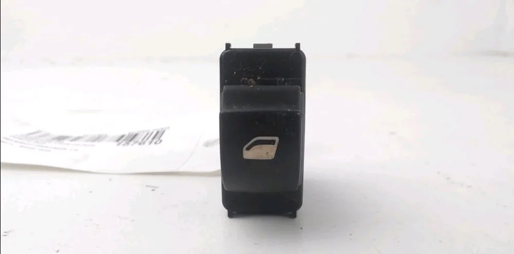 Commande lève-glace porte avant droite Peugeot PARTNER Camionnette-Monospace 1.6 bluehdi 100 (2015) occasion