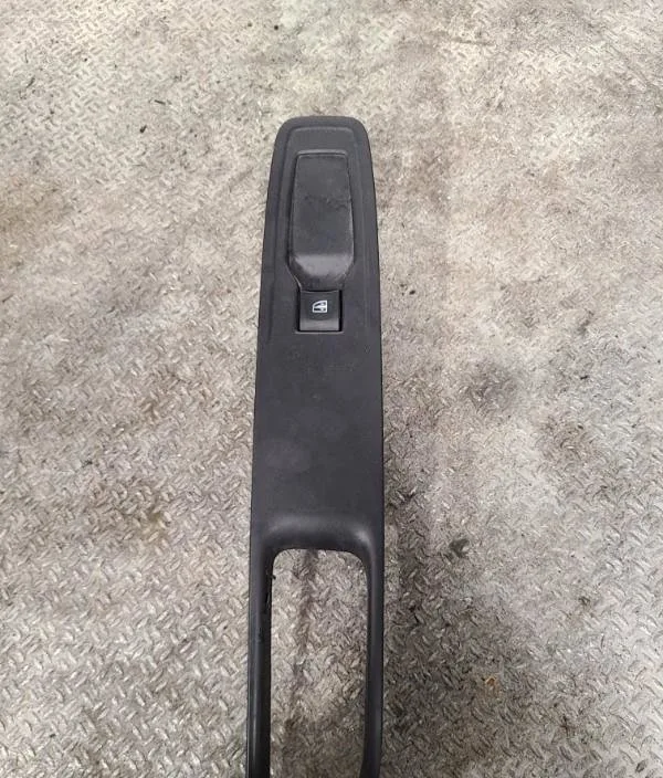 Commande lève-glace porte avant droite RENAULT CLIO 4 PHASE 2 occasion
