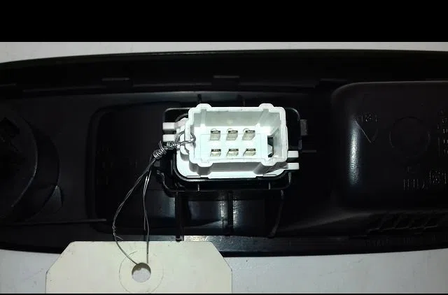 Commande lève-glace porte avant droite Renault CLIO II (BB_, CB_) 1.2 16v (bb05, bb0w, bb11, bb27, bb2t, bb2u, bb2v, cb0
