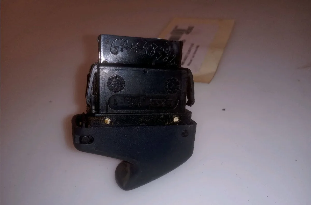 Commande lève-glace porte avant droite Renault CLIO II (BB_, CB_) 1.9 d (b-cb0e, bb0j) (1998-2005) occasion