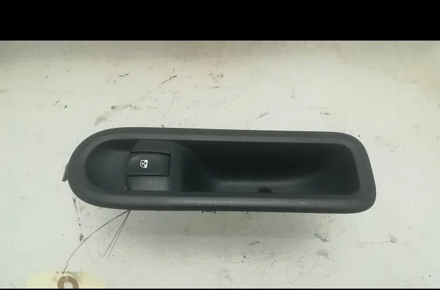 Commande lève-glace porte avant droite Renault CLIO III (BR0-1, CR0-1) 1.2 16v (br02, br0j, br11, cr02, cr0j, cr11) (200