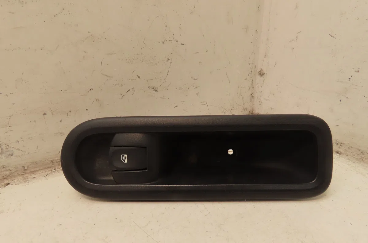 Commande lève-glace porte avant droite Renault CLIO III (BR0-1, CR0-1) 1.5 dci (2010-2014) 3 portes occasion