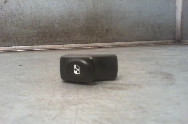 Commande lève-glace porte avant droite RENAULT KANGOO 2007 occasion
