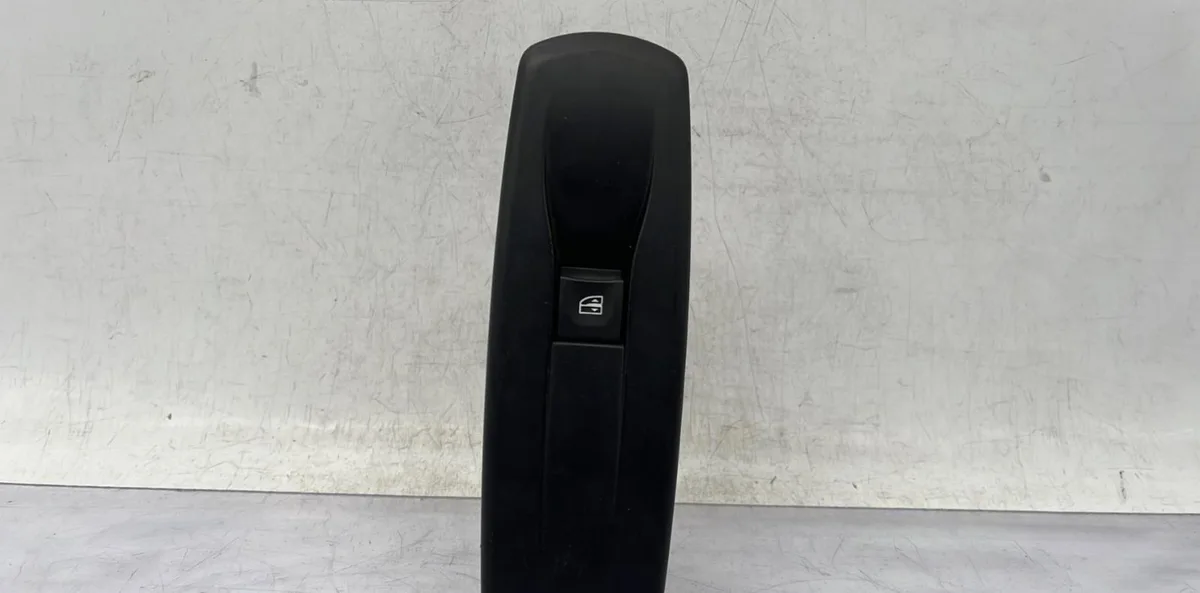 Commande lève-glace porte avant droite RENAULT LAGUNA 3 PHASE 1 occasion