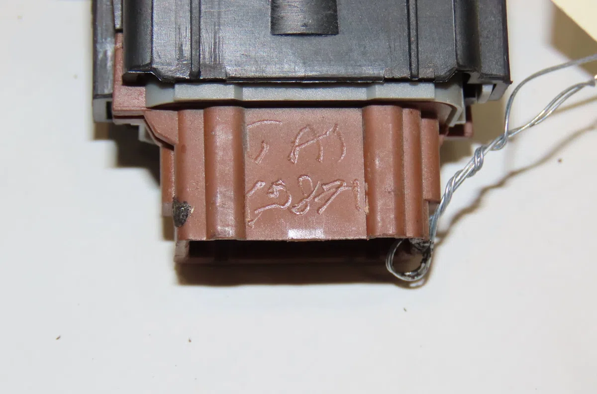 Commande lève-glace porte avant droite Renault LAGUNA II (BG0-1_) 1.9 dci (bg08, bg0g) (2001-2007) occasion