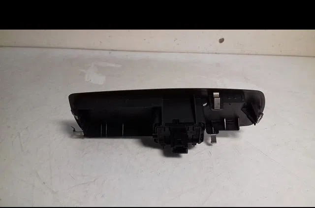 Commande lève-glace porte avant droite Renault LAGUNA III (BT0-1) 1.5 dci (bt00, bt0a, bt0t, bt1j) (2007-2015) 5 portes 