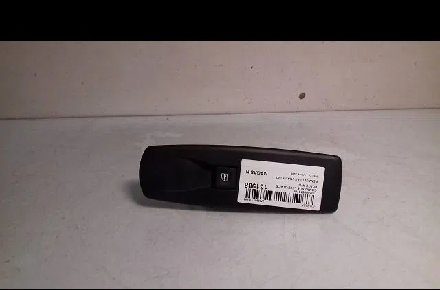 Commande lève-glace porte avant droite Renault LAGUNA III (BT0-1) 1.5 dci (bt00, bt0a, bt0t, bt1j) (2007-2015) 5 portes 