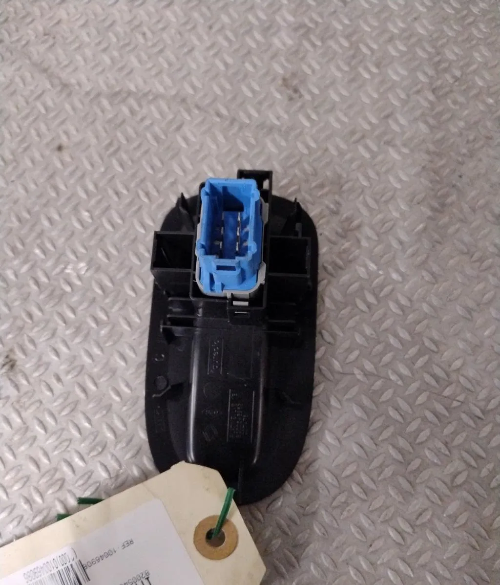 Commande lève-glace porte avant droite RENAULT MASTER 3 PHASE 2 occasion