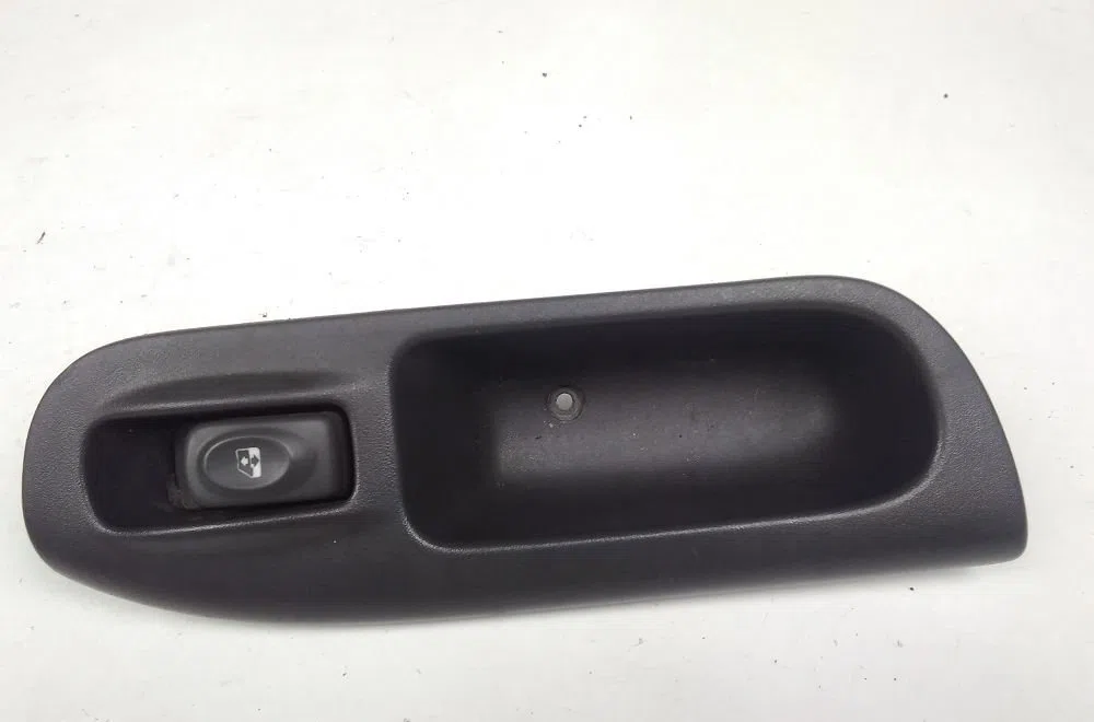 Commande lève-glace porte avant droite RENAULT MEGANE 1999 occasion