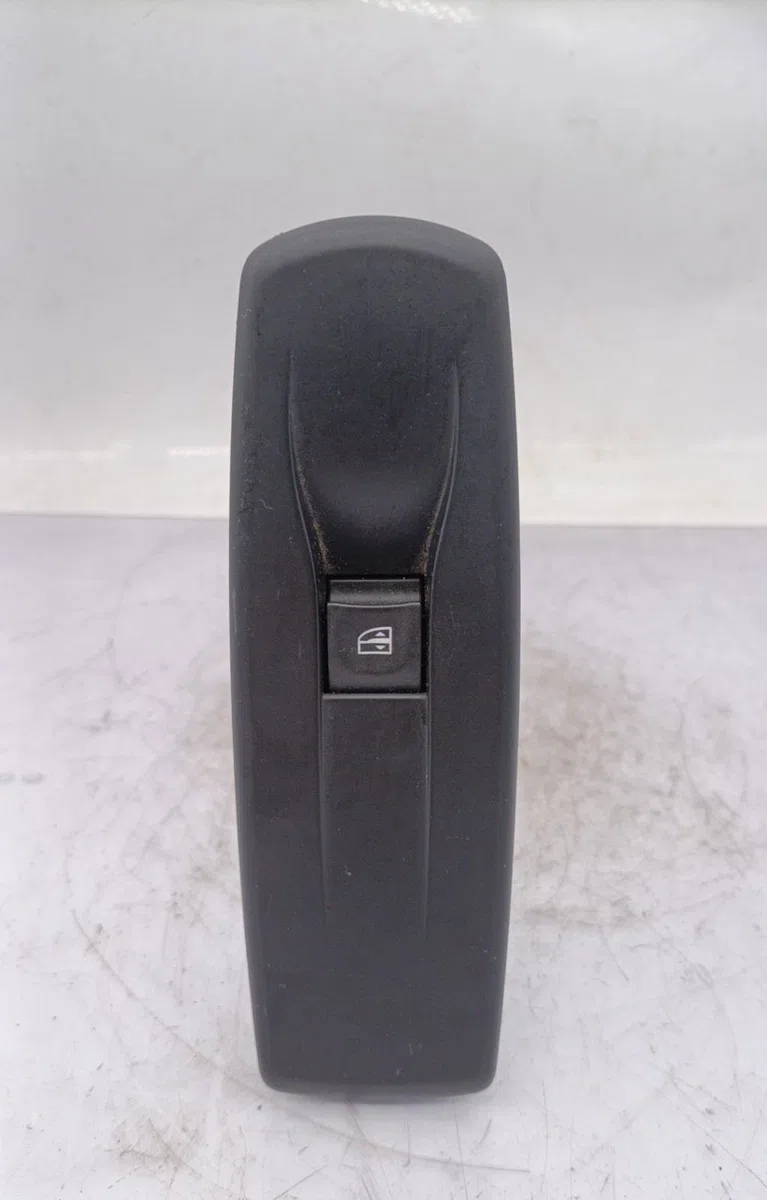 Commande lève-glace porte avant droite RENAULT MEGANE 3 PHASE 1 occasion