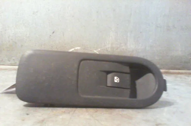 Commande lève-glace porte avant droite RENAULT MEGANE II Phase 1 09-2003--12-2005 occasion