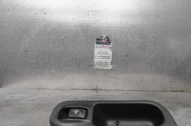 Commande lève-glace porte avant droite RENAULT SCENIC 1 SCENIC 1 PHASE 2 occasion