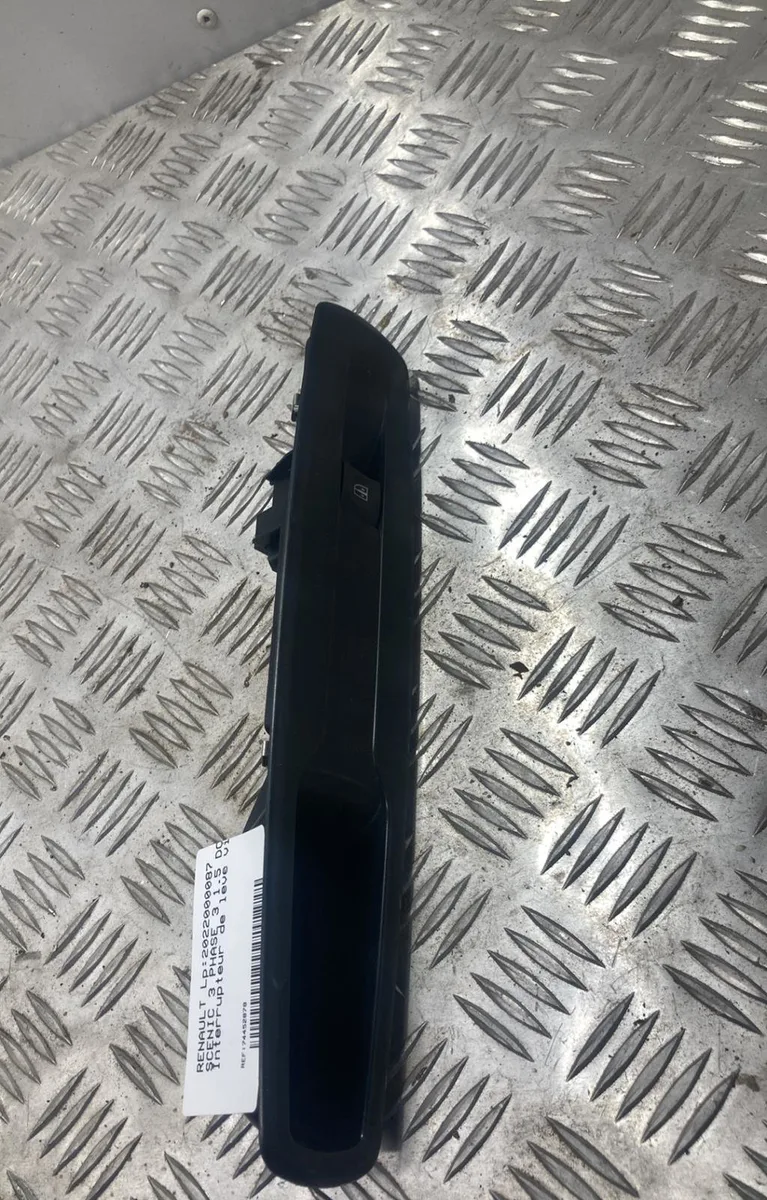 Commande lève-glace porte avant droite RENAULT SCENIC 3 PHASE 3 occasion