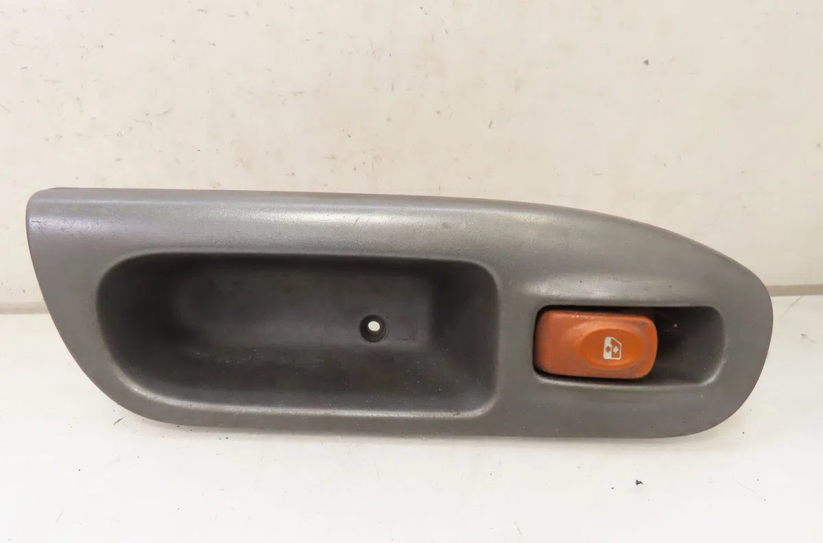 Commande lève-glace porte avant droite Renault SCÉNIC I Monospace (JA0-1_, FA0_) 1.9 dci rx4 (2000-2003) occasion