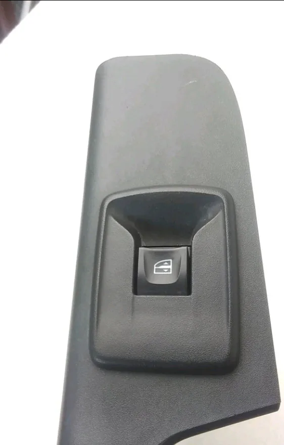 Commande lève-glace porte avant droite Renault TRAFIC III Camionnette (FG_) 1.6 dci 120 (fgmb) (2014) occasion