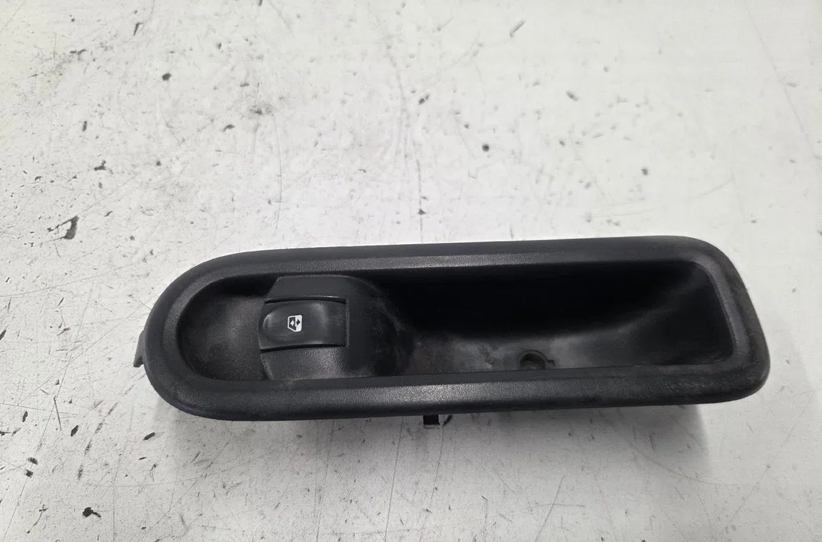 Commande lève-glace porte avant droite RENAULT TWINGO 2 PHASE 2 occasion — photo 4