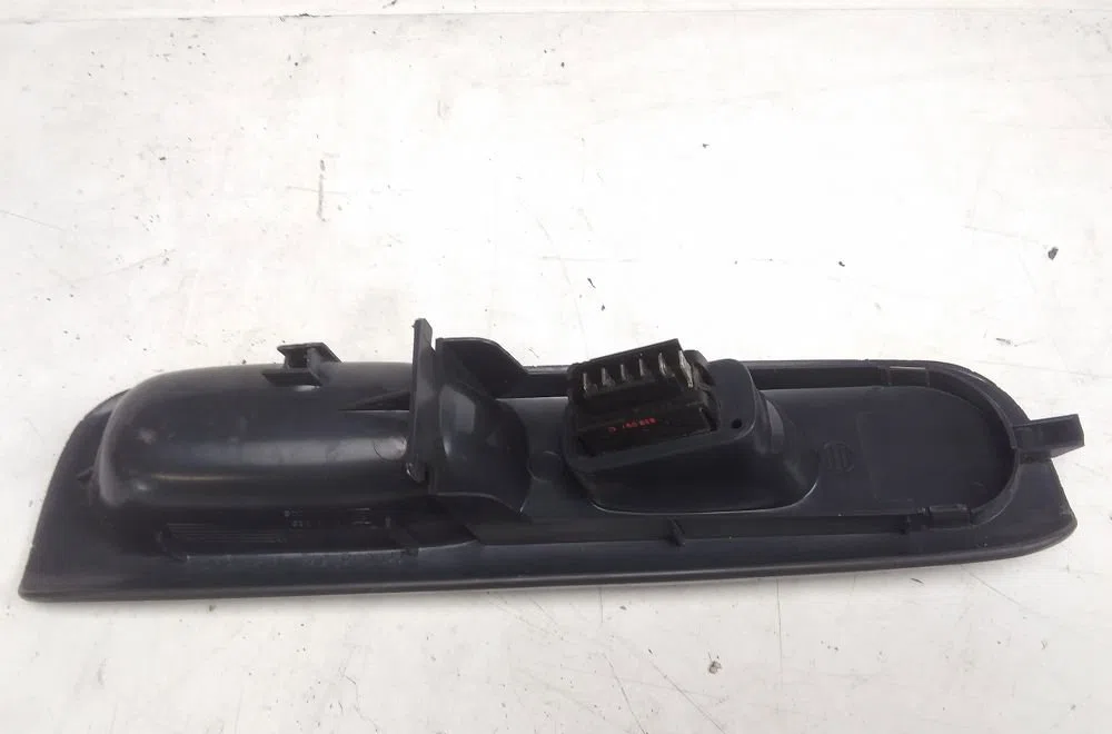 Commande lève-glace porte avant droite RENAULT TWINGO I  1.2i 55ch occasion