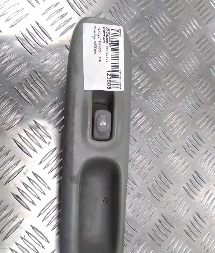 Commande lève-glace porte avant droite RENAULT TWINGO I 2002 occasion