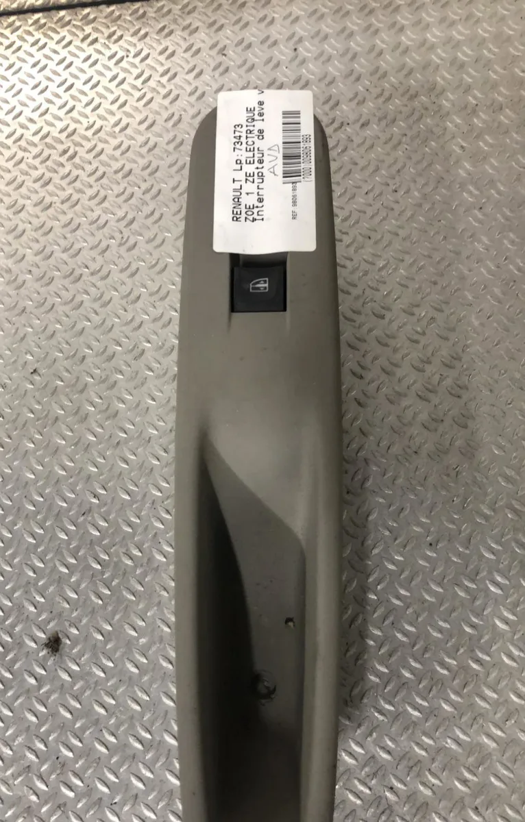 Commande lève-glace porte avant droite RENAULT ZOE 1 occasion