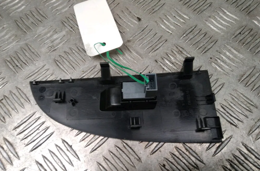 Commande lève-glace porte avant droite Seat LEON (1P1) 2.0 tdi (2005-2010) occasion