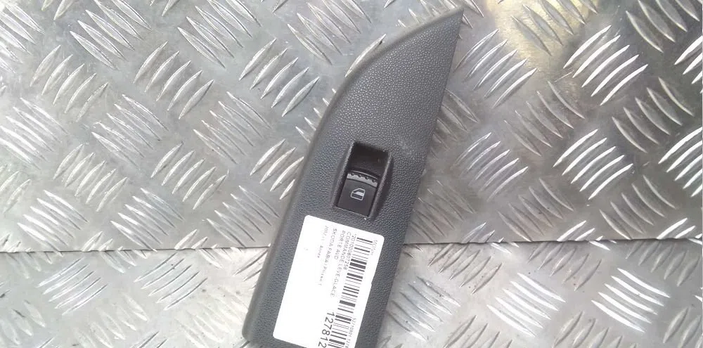 Commande lève-glace porte avant droite Skoda FABIA I (6Y2) 1.4 16v (1999-2008) occasion