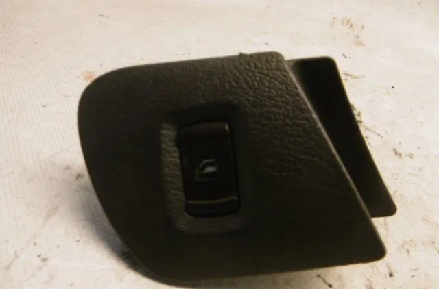 Commande lève-glace porte avant droite SKODA OCTAVIA 2002 occasion