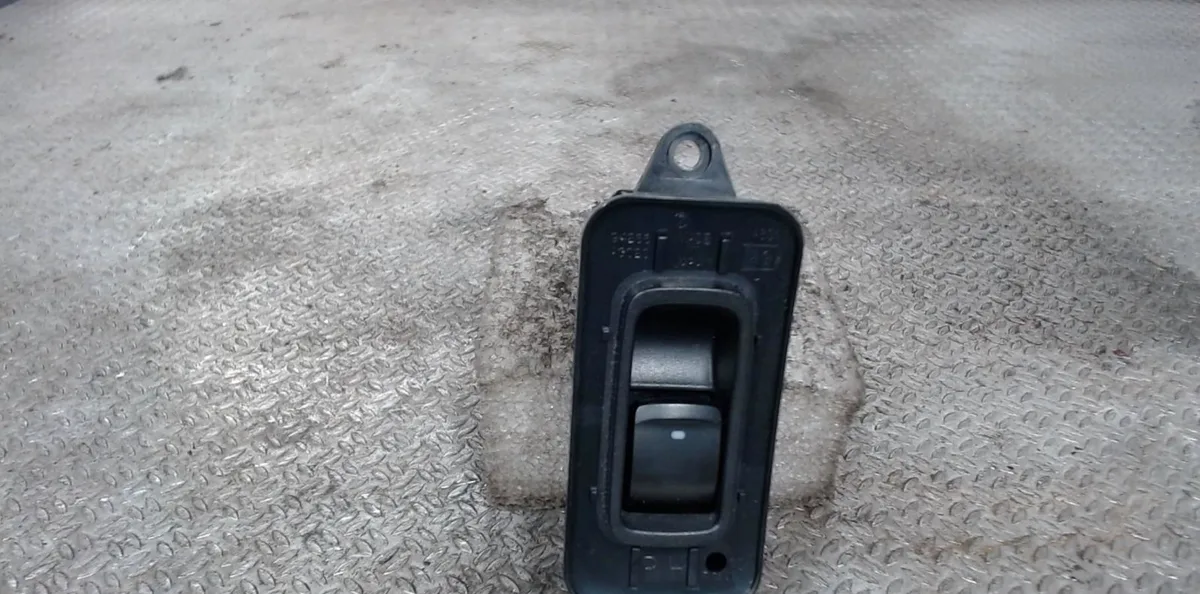 Commande lève-glace porte avant droite Subaru OUTBACK (BL, BP) 2.0 d awd (bpd) (2008-2009) 5 portes occasion