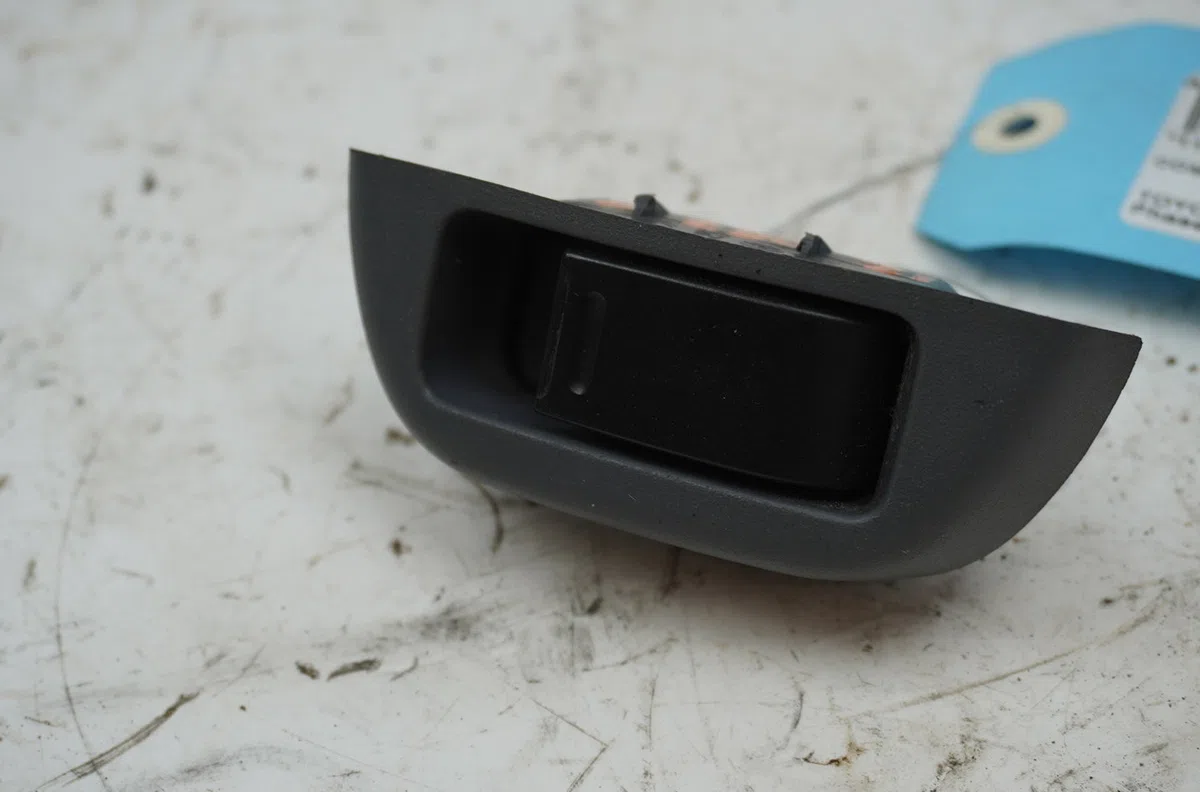 Commande lève-glace porte avant droite Toyota AYGO (_B1_) 1.0 (kgb10_) (2005-2014) 5 portes occasion