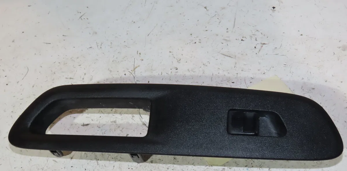 Commande lève-glace porte avant droite Toyota AYGO X (_B7_) 1.0 vvt-i (kgb70) (2022) occasion