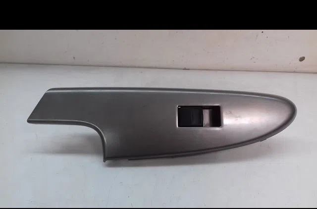 Commande lève-glace porte avant droite Toyota URBAN CRUISER (_P1_) 1.4 d-4d 4wd (nlp115_) (2009-2014) occasion