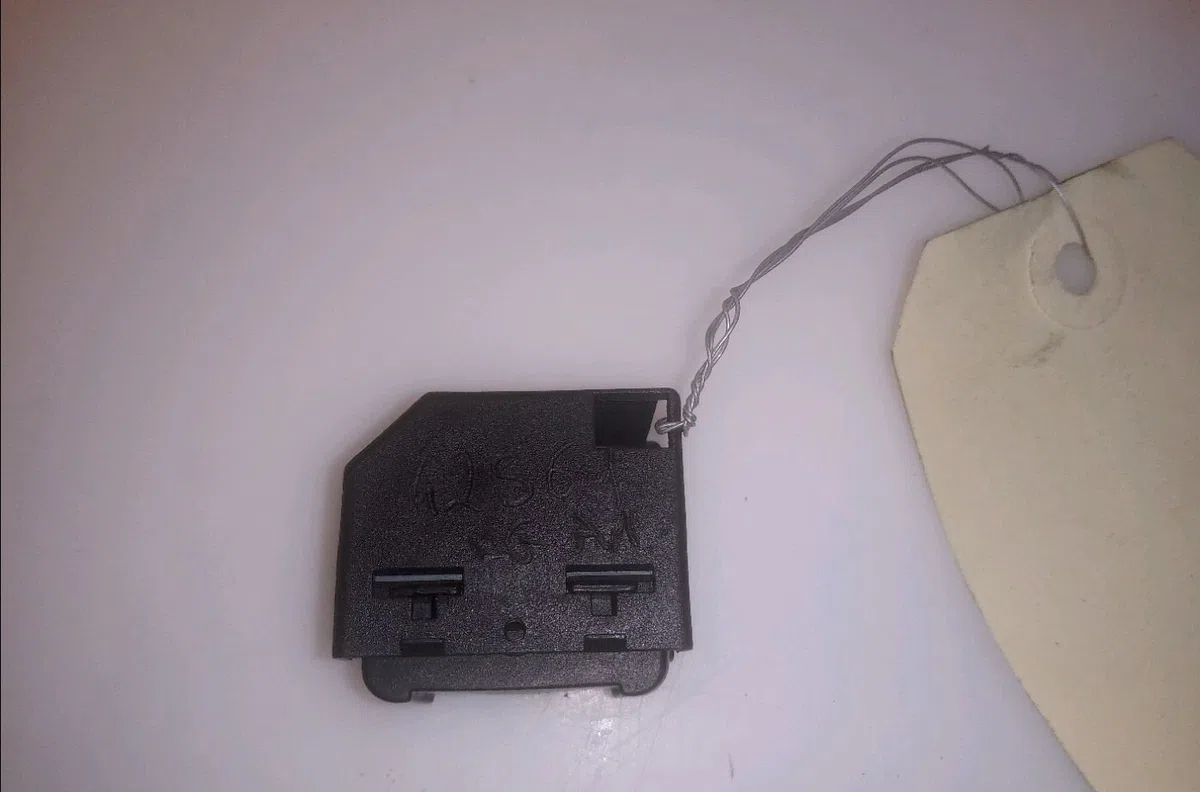 Commande lève-glace porte avant droite Volkswagen GOLF IV (1J1) 1.6 (1997-2004) occasion