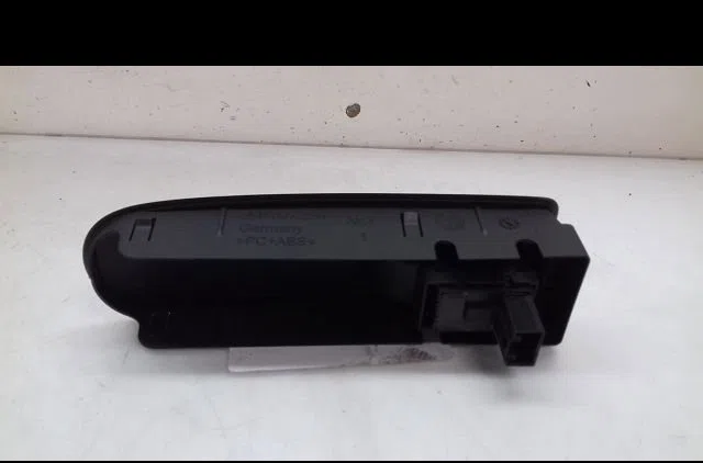 Commande lève-glace porte avant droite Volkswagen GOLF VI (5K1) 1.4 (2008-2012) 5 portes occasion