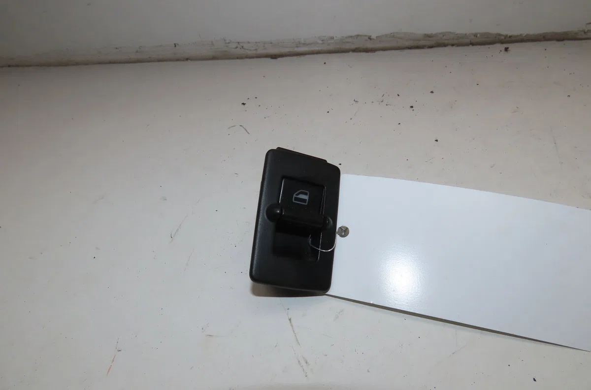 Commande lève-glace porte avant droite Volkswagen NEW BEETLE (9C1, 1C1) 1.9 tdi (1998-2004) occasion