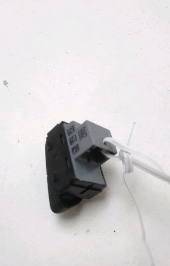 Commande lève-glace porte avant droite Volkswagen POLO (9N_, 9A_) 1.4 16v (2001-2008) occasion