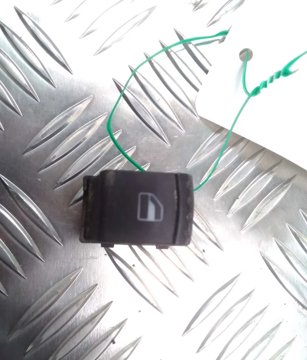 Commande lève-glace porte avant droite VOLKSWAGEN SHARAN 1.9 TDI - 115 - B 2002 occasion