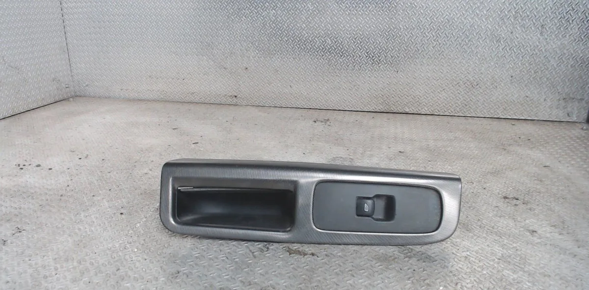 Commande lève-glace porte avant droite Volvo C30 (533) D3 (2010-2012) occasion
