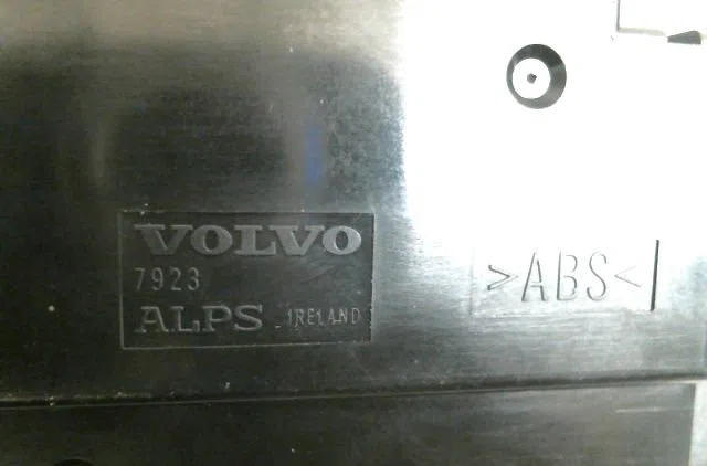 Commande lève-glace porte avant droite VOLVO XC70 occasion