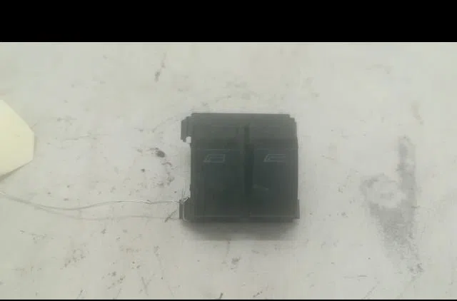 Commande lève-glace porte avant gauche Audi A3 (8L1) 1.9 tdi (1996-2001) occasion
