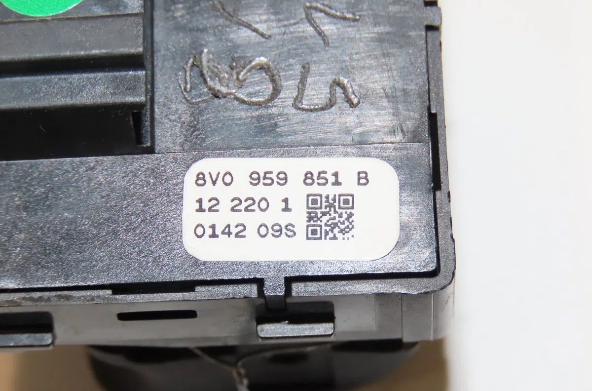 Commande lève-glace porte avant gauche Audi A3 (8V1, 8VK) 1.4 tfsi (2012-2014) occasion