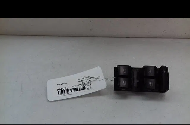 Commande lève-glace porte avant gauche Audi A4 B8 Avant (8K5) 3.0 tdi quattro (2011-2015) occasion