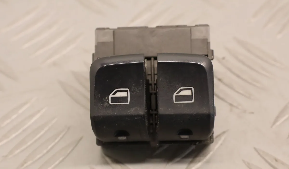 Commande lève-glace porte avant gauche Audi A5 (8T3) 3.0 tdi quattro (2007-2012) 2 portes occasion